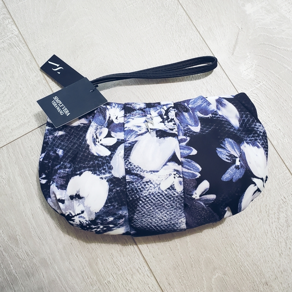 Simply Vera NWT Wristlet Clutch